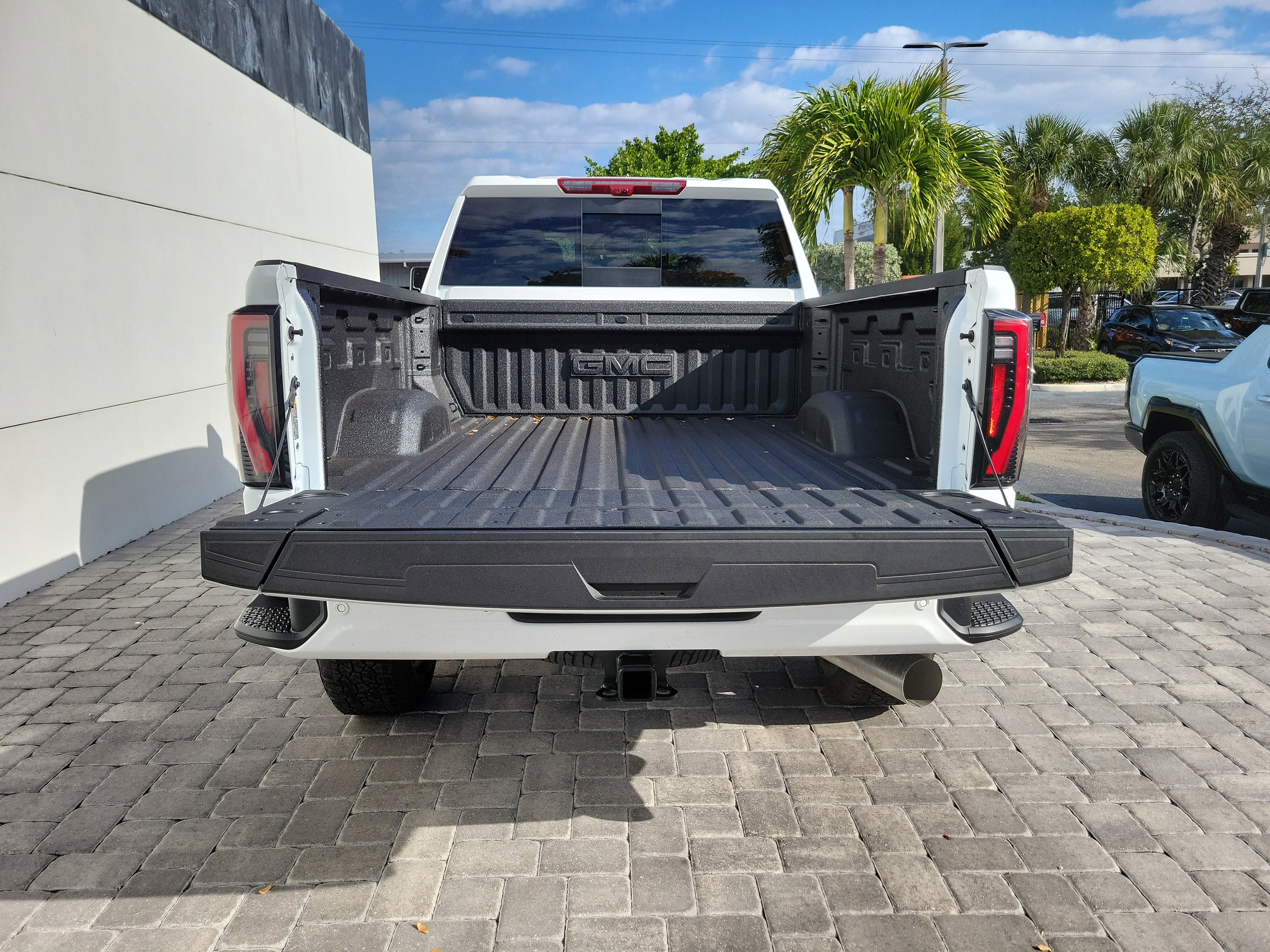 New 2026 GMC Sierra 2500 AT4 w/ AT4 Premium Plus Package image 9