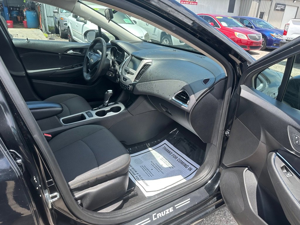 Used 2018 Chevrolet Cruze LS FWD image 12