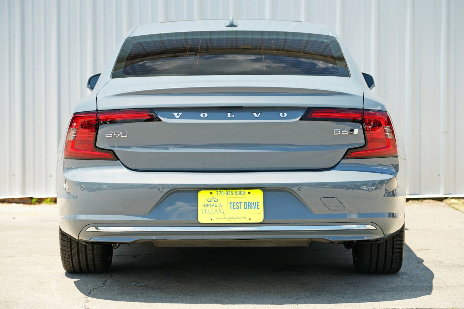 Used 2023 Volvo S90 B6 Plus w/ Protection Package Premier image 9