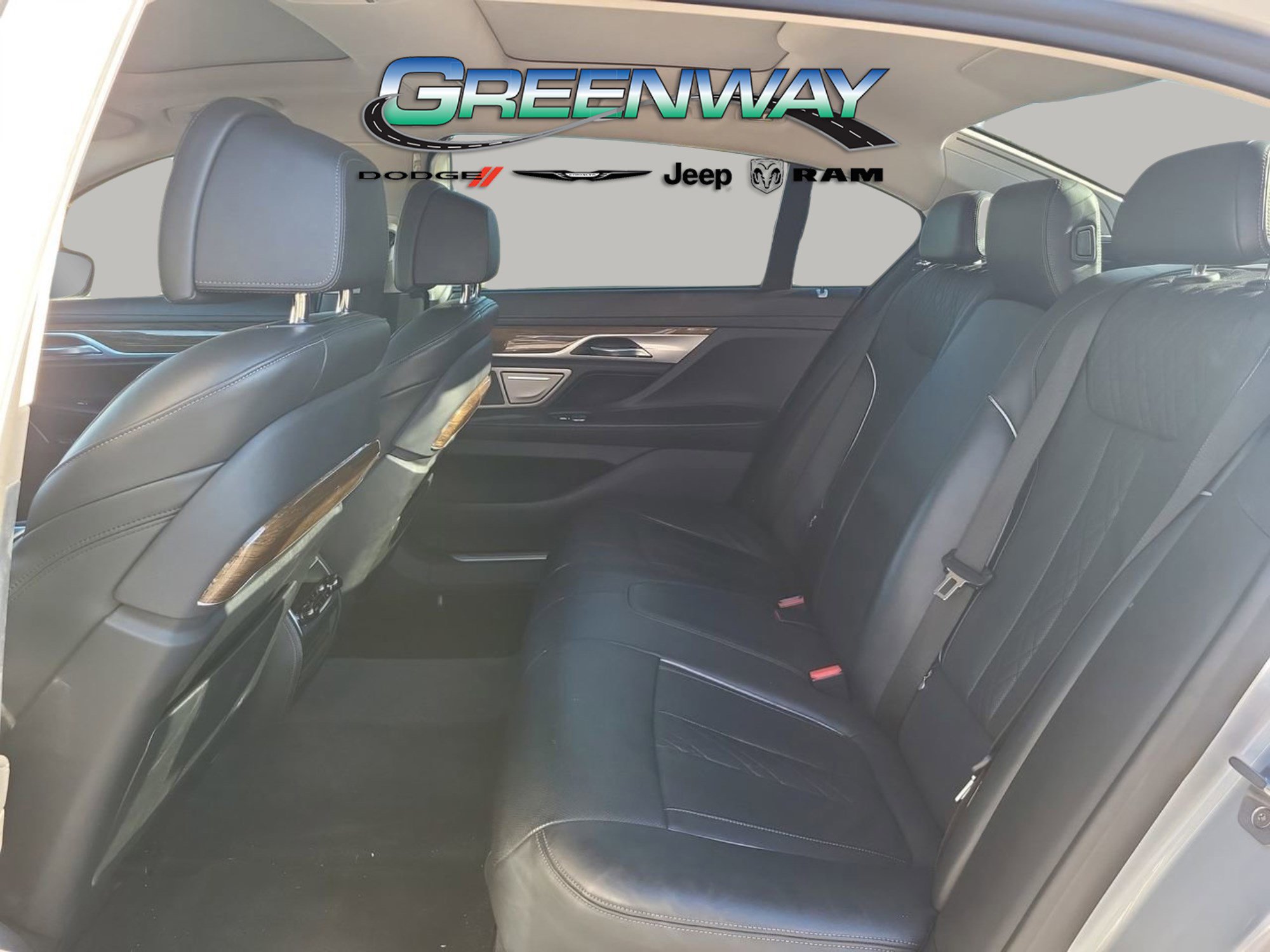 Used 2018 BMW 750i image 15