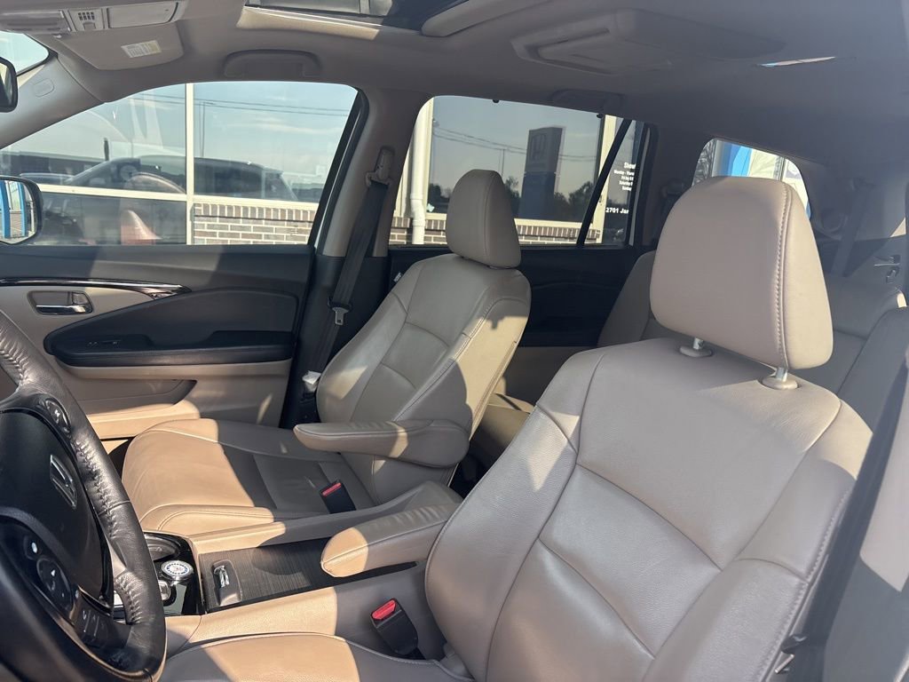 Used 2016 Honda Pilot Touring image 13