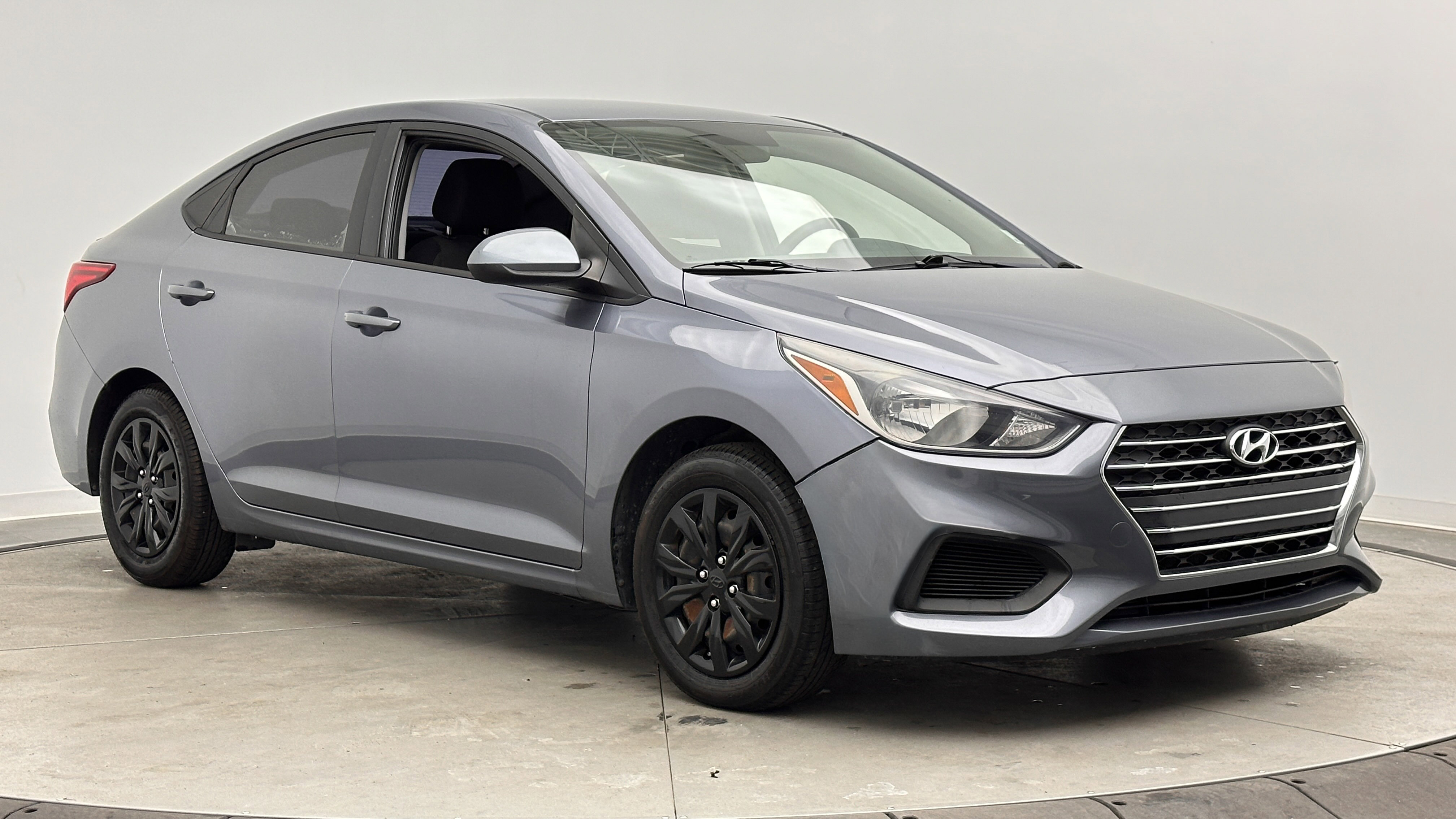 Used 2020 Hyundai Accent SE image 3