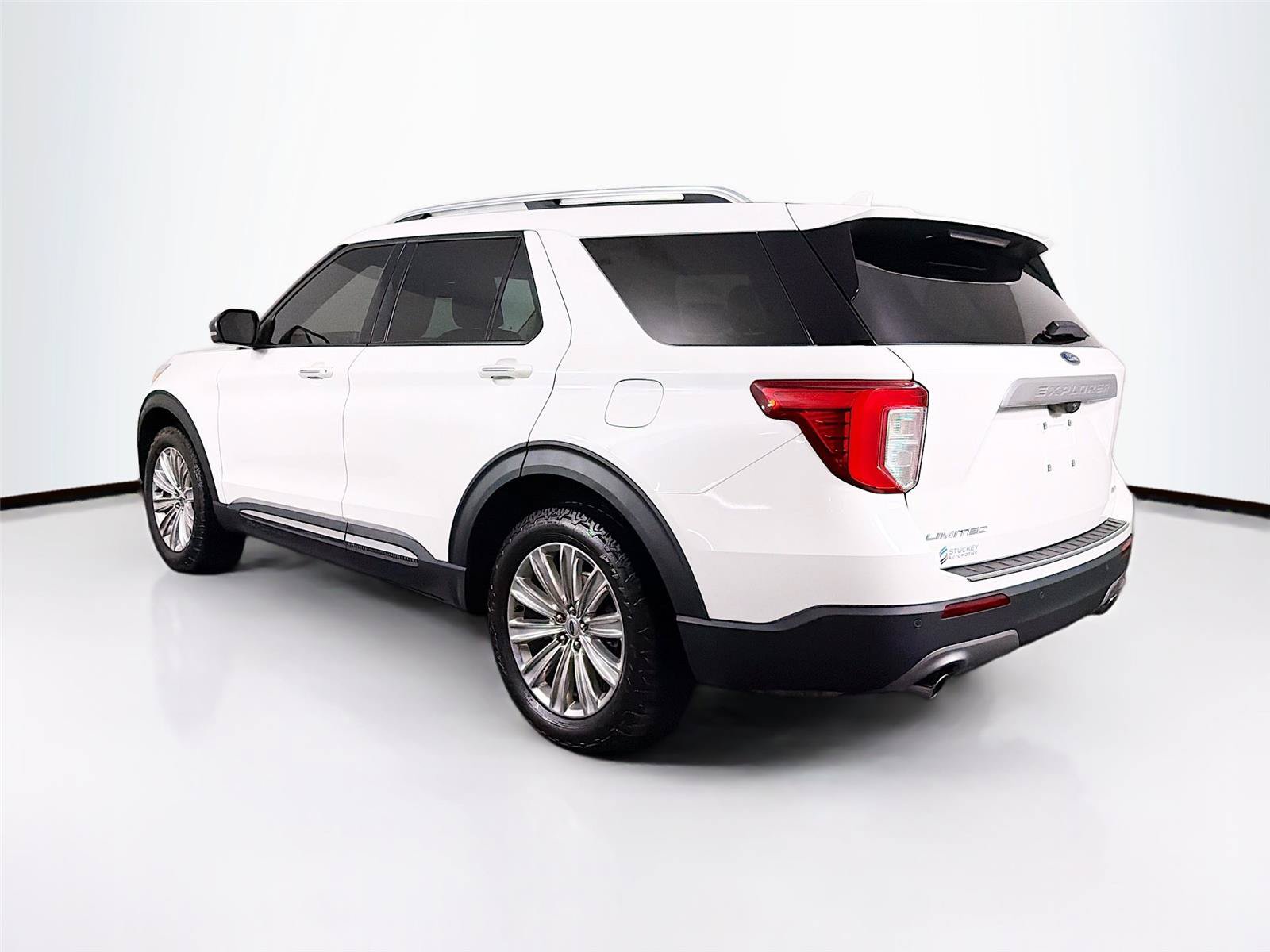Used 2022 Ford Explorer Limited w/ Equipment Group 301A AWD/4WD image 9