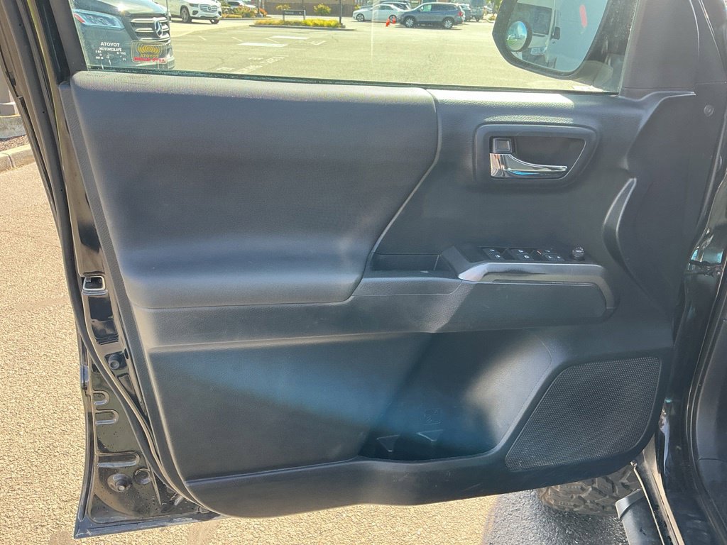 Used 2019 Toyota Tacoma TRD Off-Road AWD/4WD image 21