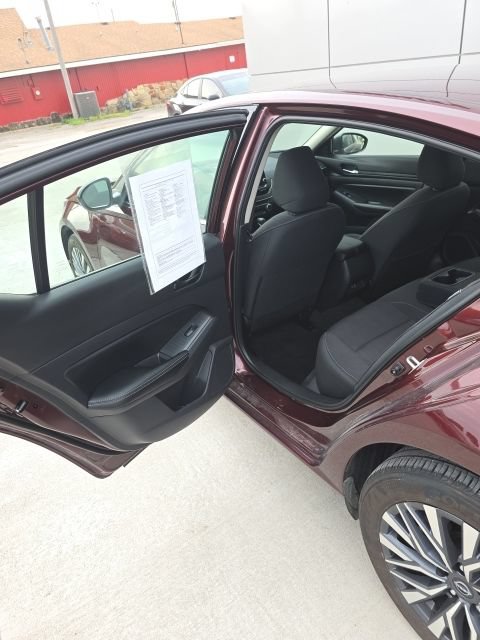 Used 2025 Nissan Altima 2.5 SV AWD/4WD image 18