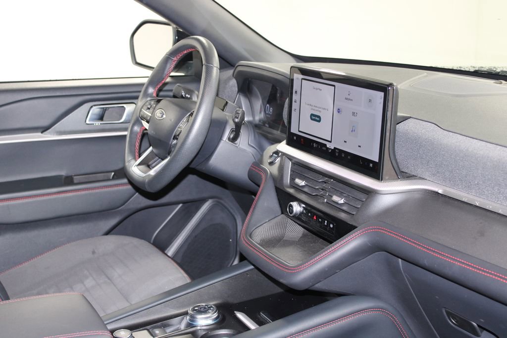 Used 2025 Ford Explorer ST-Line w/ ST-Line Street Pack image 33