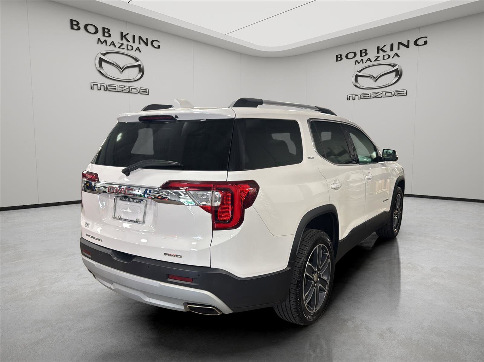 Used 2020 GMC Acadia SLT w/ Driver Alert Package II image 5