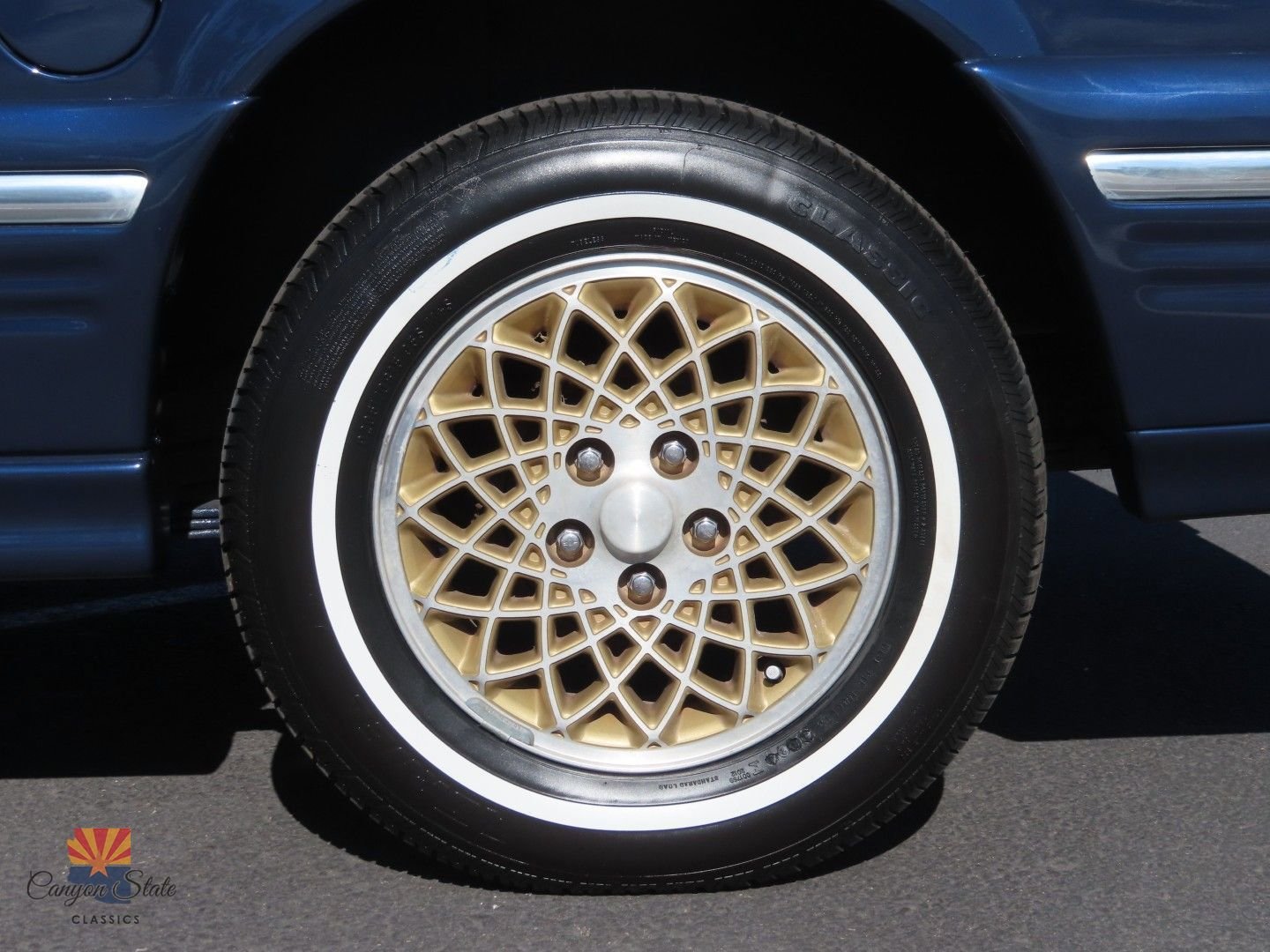 Used 1995 Chrysler Town & Country image 21