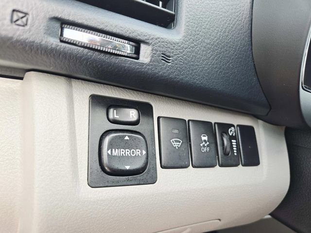 Used 2013 Toyota Highlander FWD image 25