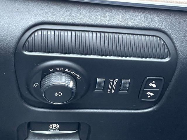 Used 2022 Jeep Grand Wagoneer Series II AWD/4WD image 35