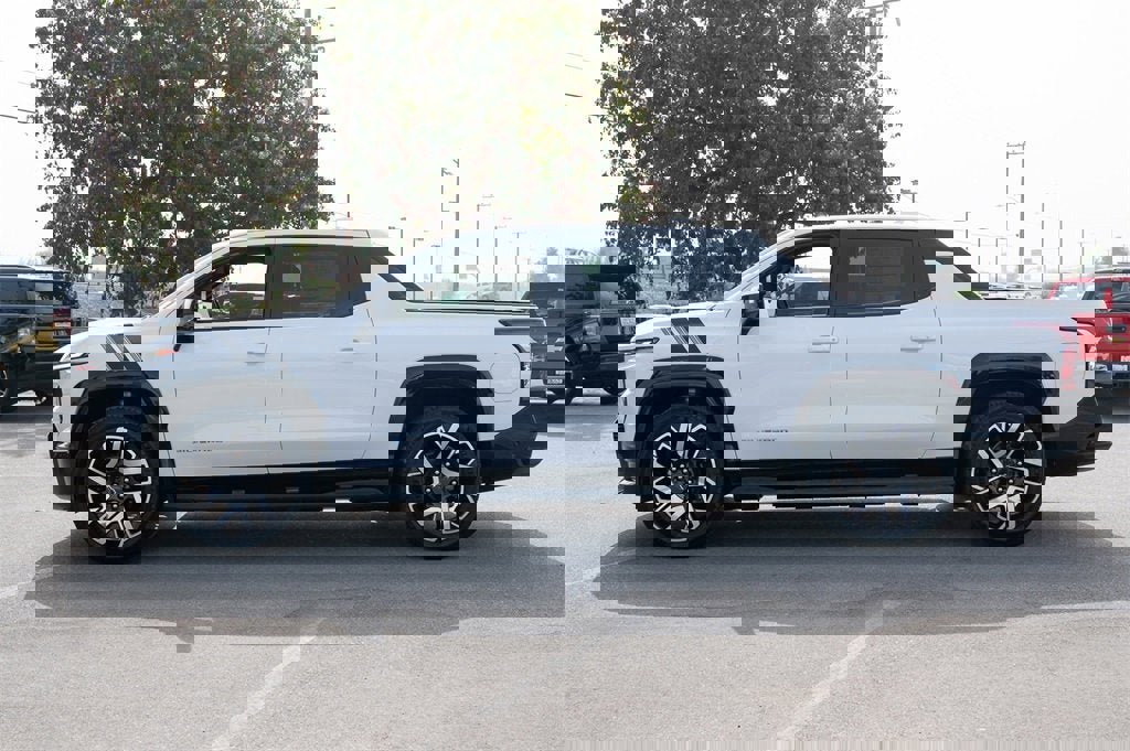 New 2024 Chevrolet Silverado EV RST image 69