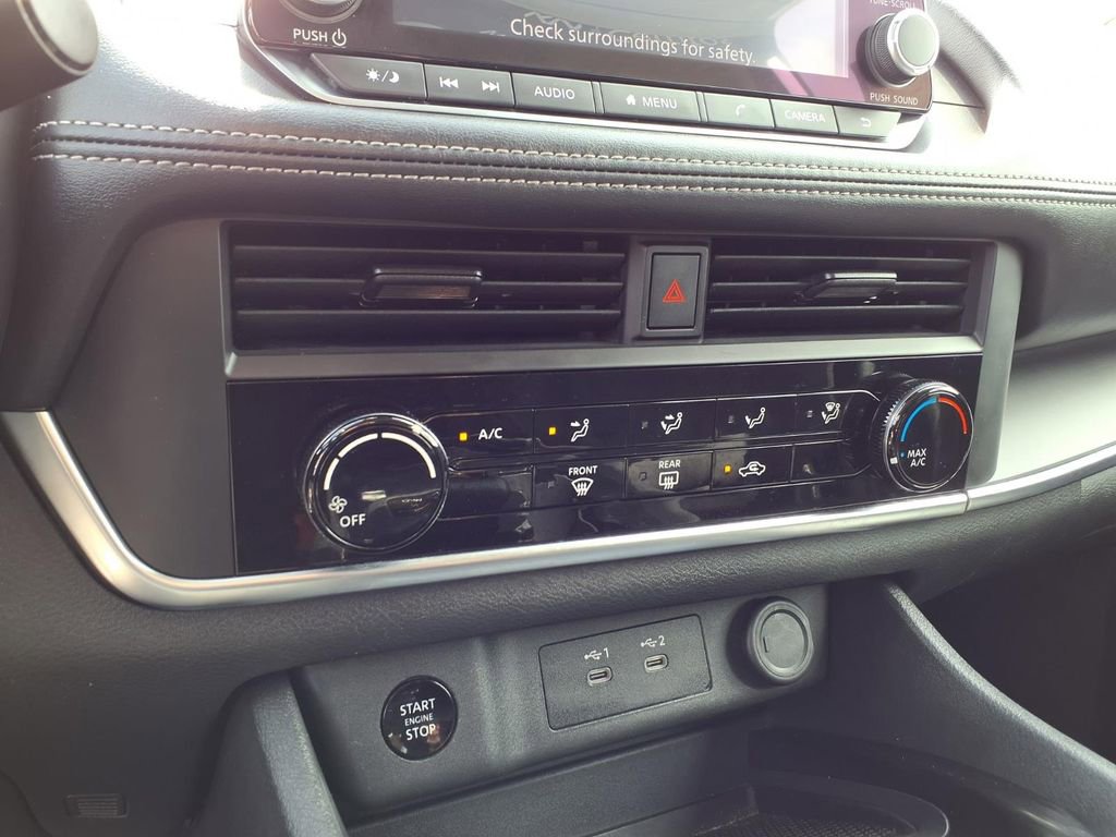 Used 2024 Nissan Rogue S image 19