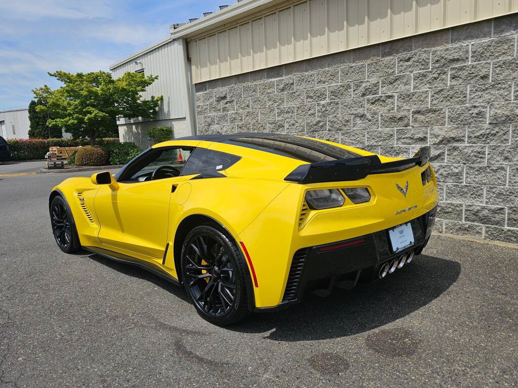 Used 2016 Chevrolet Corvette Z06 w/ 3LZ Preferred Equipment Group RWD image 4
