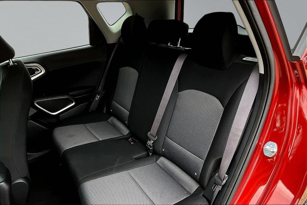 Used 2025 Kia Soul LX w/ LX Technology Package FWD image 22