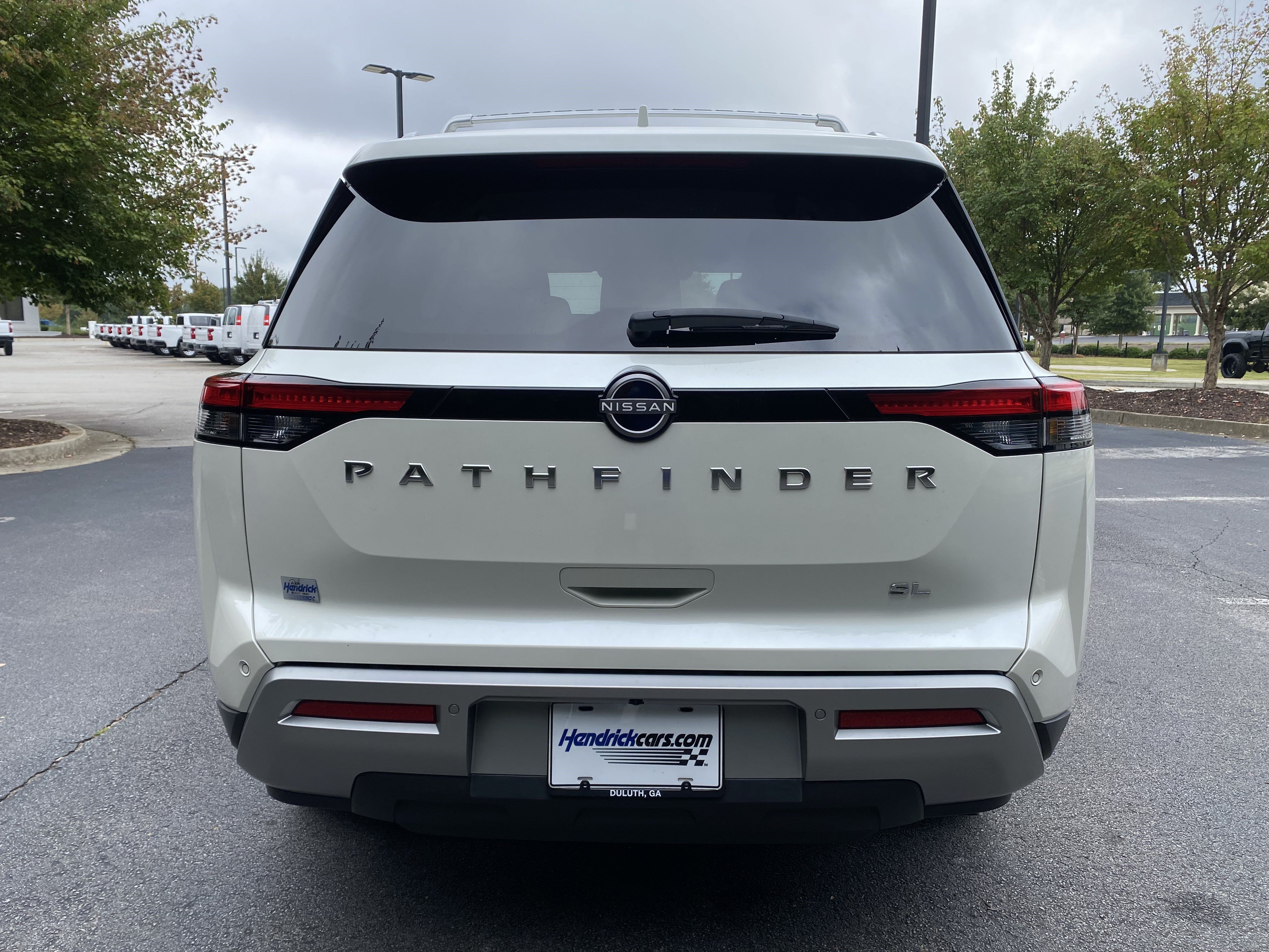 Used 2024 Nissan Pathfinder SL FWD image 8