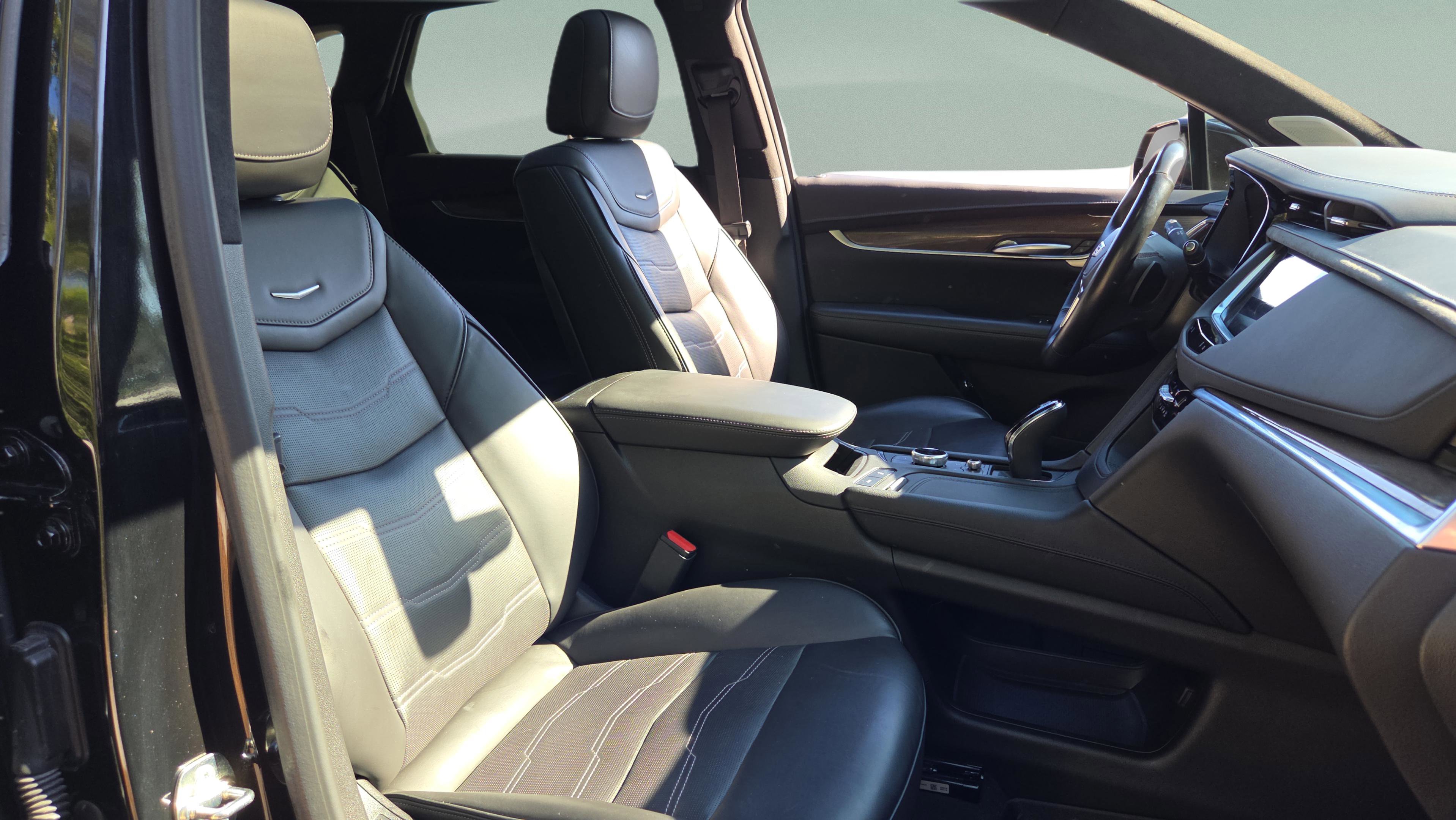 Used 2024 Cadillac XT5 Premium Luxury w/ Platinum Package FWD image 16