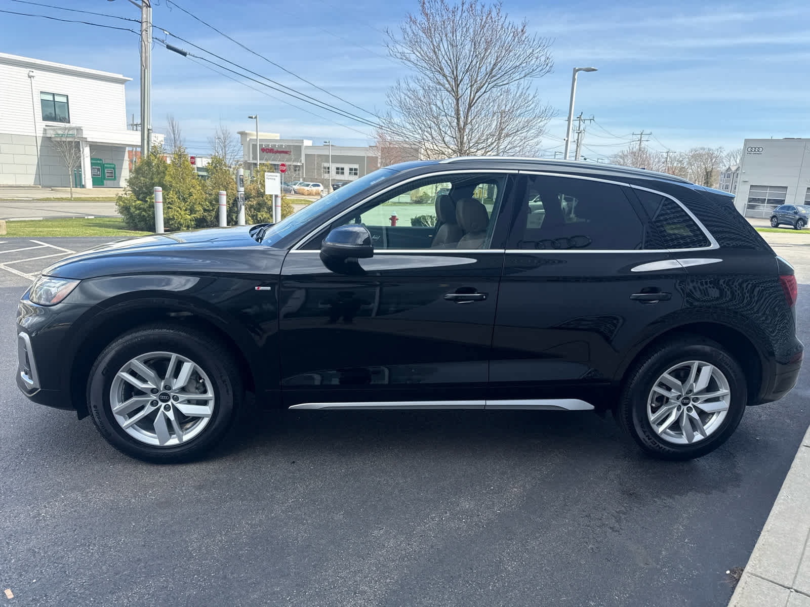 Used 2023 Audi Q5 2.0T Premium w/ Convenience Package image 5