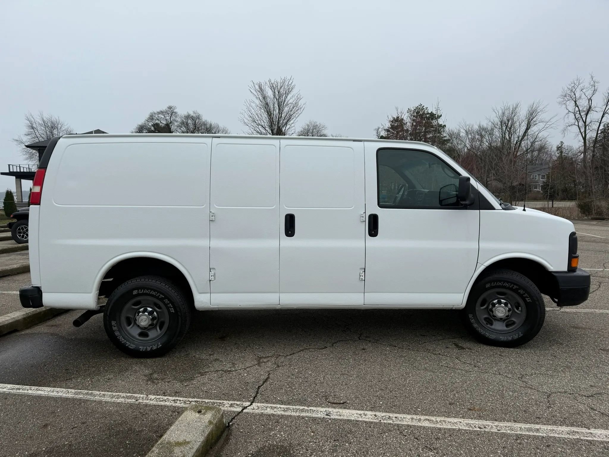 Used 2012 GMC Savana 2500 RWD image 4