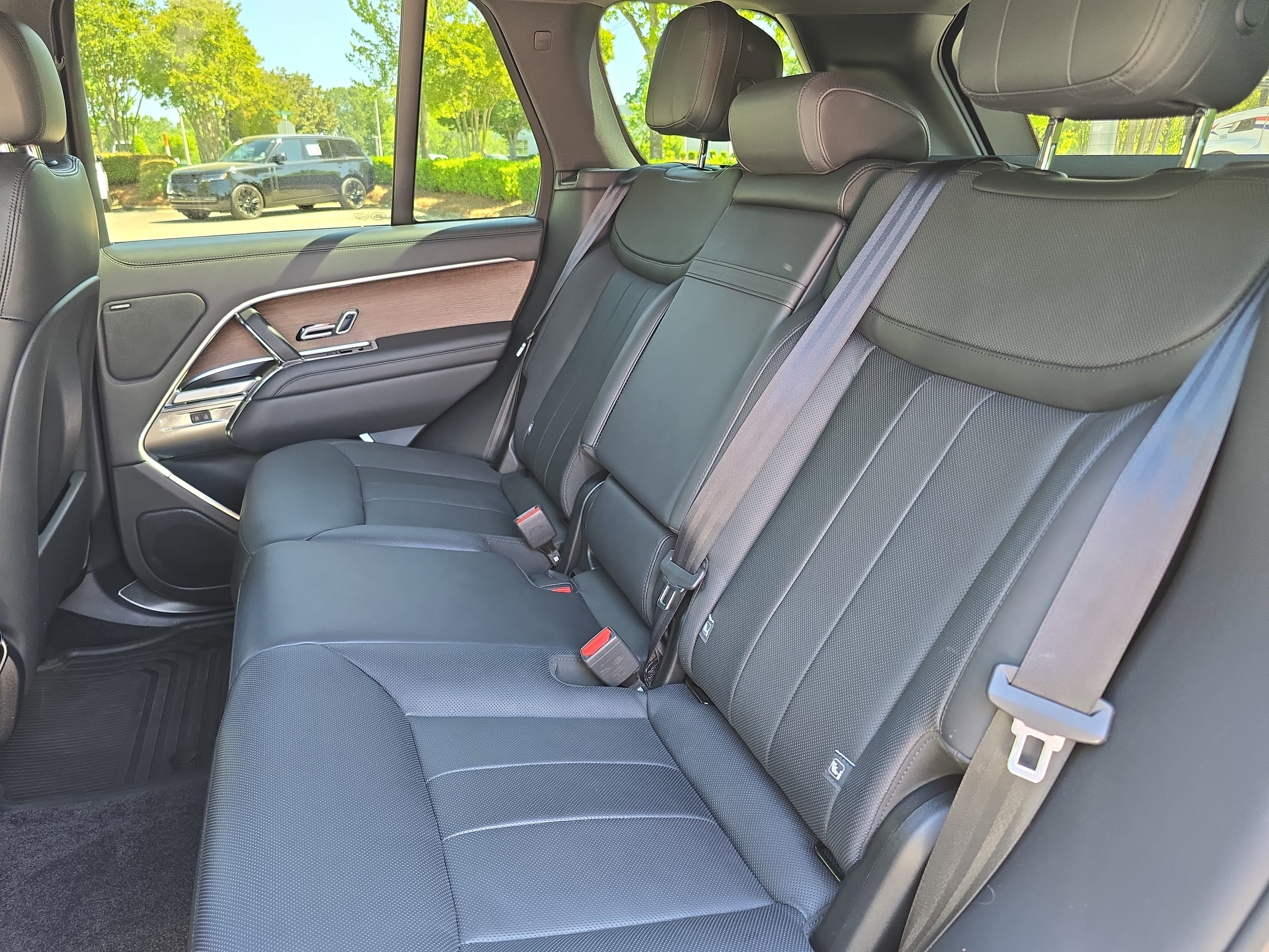 Certified 2024 Land Rover Range Rover SE AWD/4WD image 14