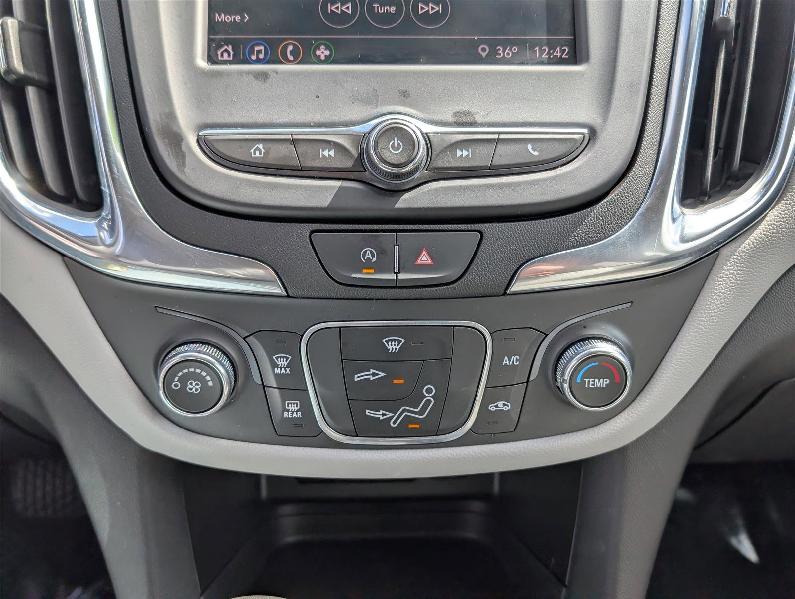 Used 2022 Chevrolet Equinox LT image 27