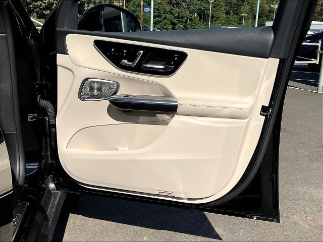 Used 2026 Mercedes-Benz GLC 300 4MATIC image 30