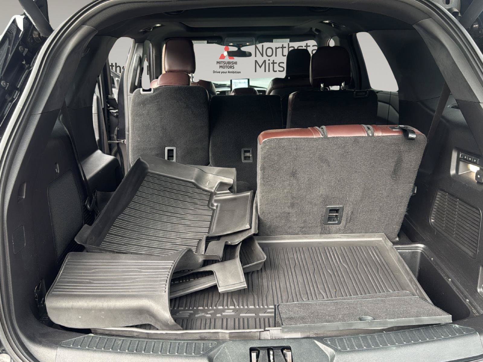 Used 2020 Ford Explorer Platinum w/ Premium Technology Package AWD/4WD image 28
