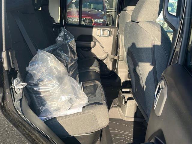 New 2025 Jeep Gladiator Willys image 17