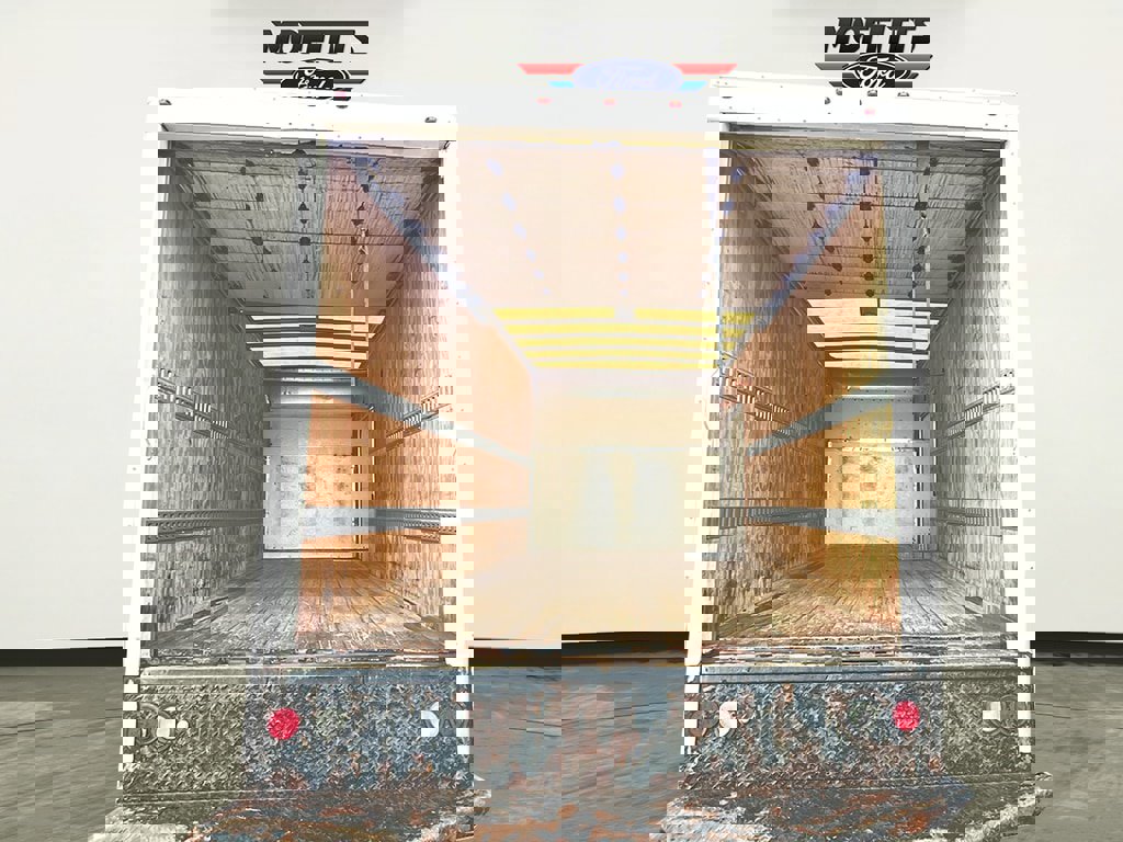 Used 2015 Ford E-350 and Econoline 350 Super Duty image 17