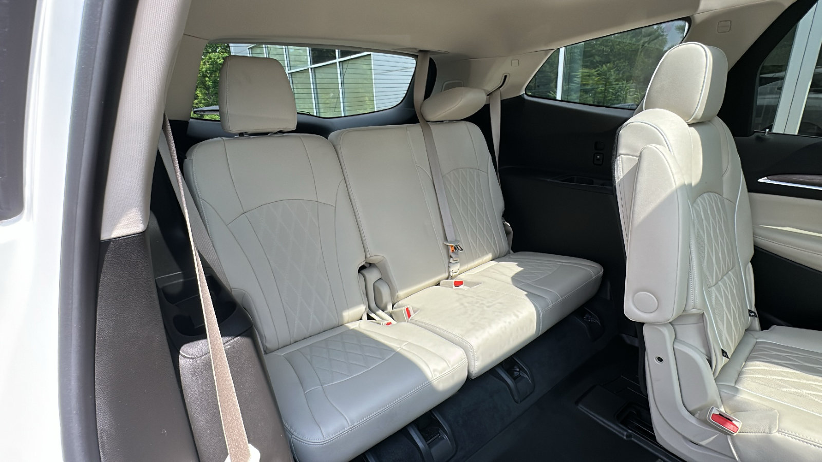 Used 2022 Buick Enclave Avenir w/ Avenir Technology Package AWD/4WD image 27