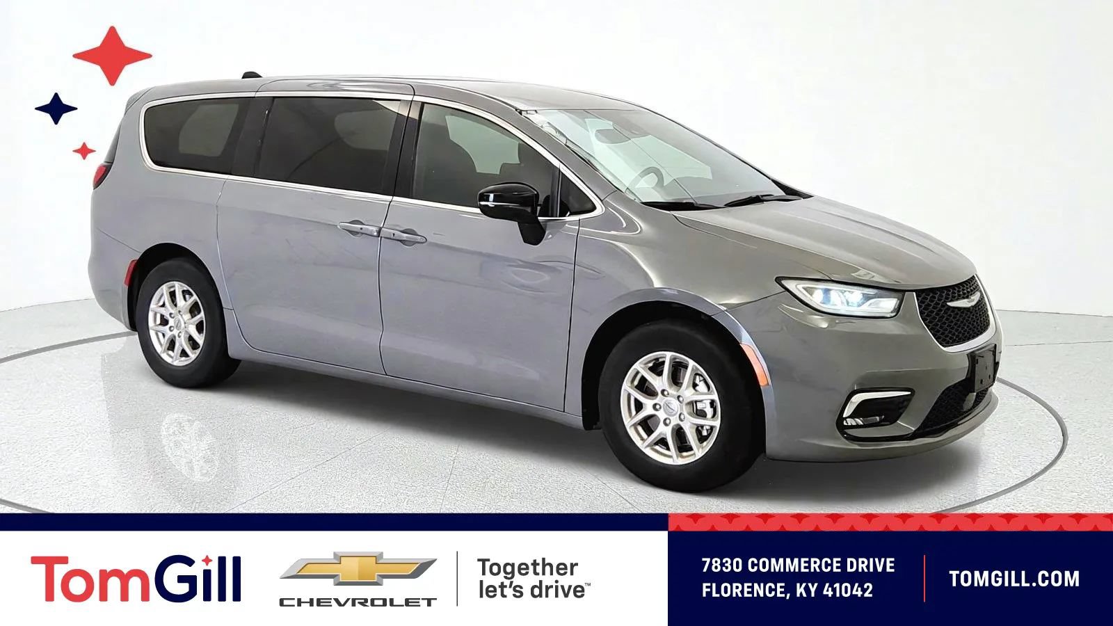 Used 2025 Chrysler Pacifica Select FWD image 1