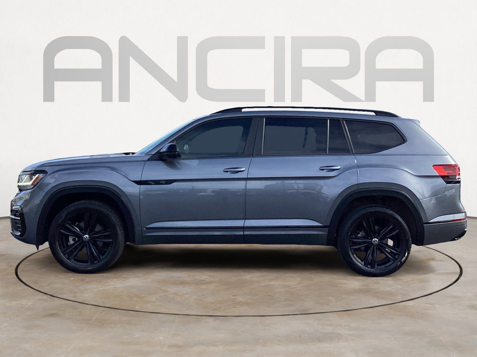 Used 2023 Volkswagen Atlas SEL R-Line image 11