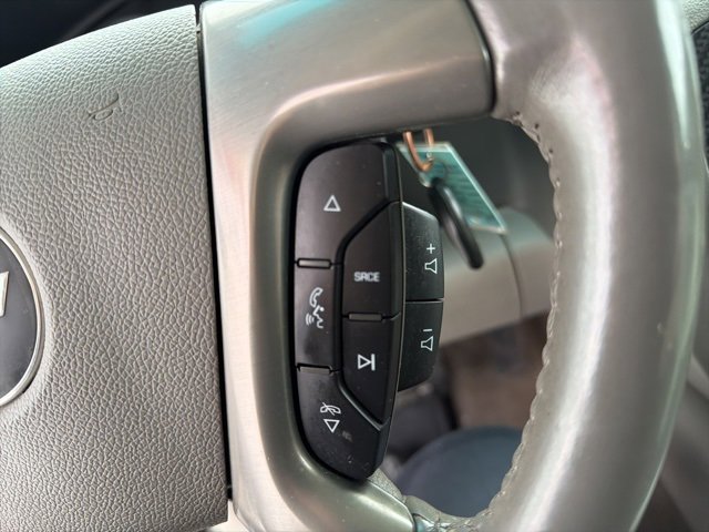 Used 2013 Chevrolet Avalanche LT image 19