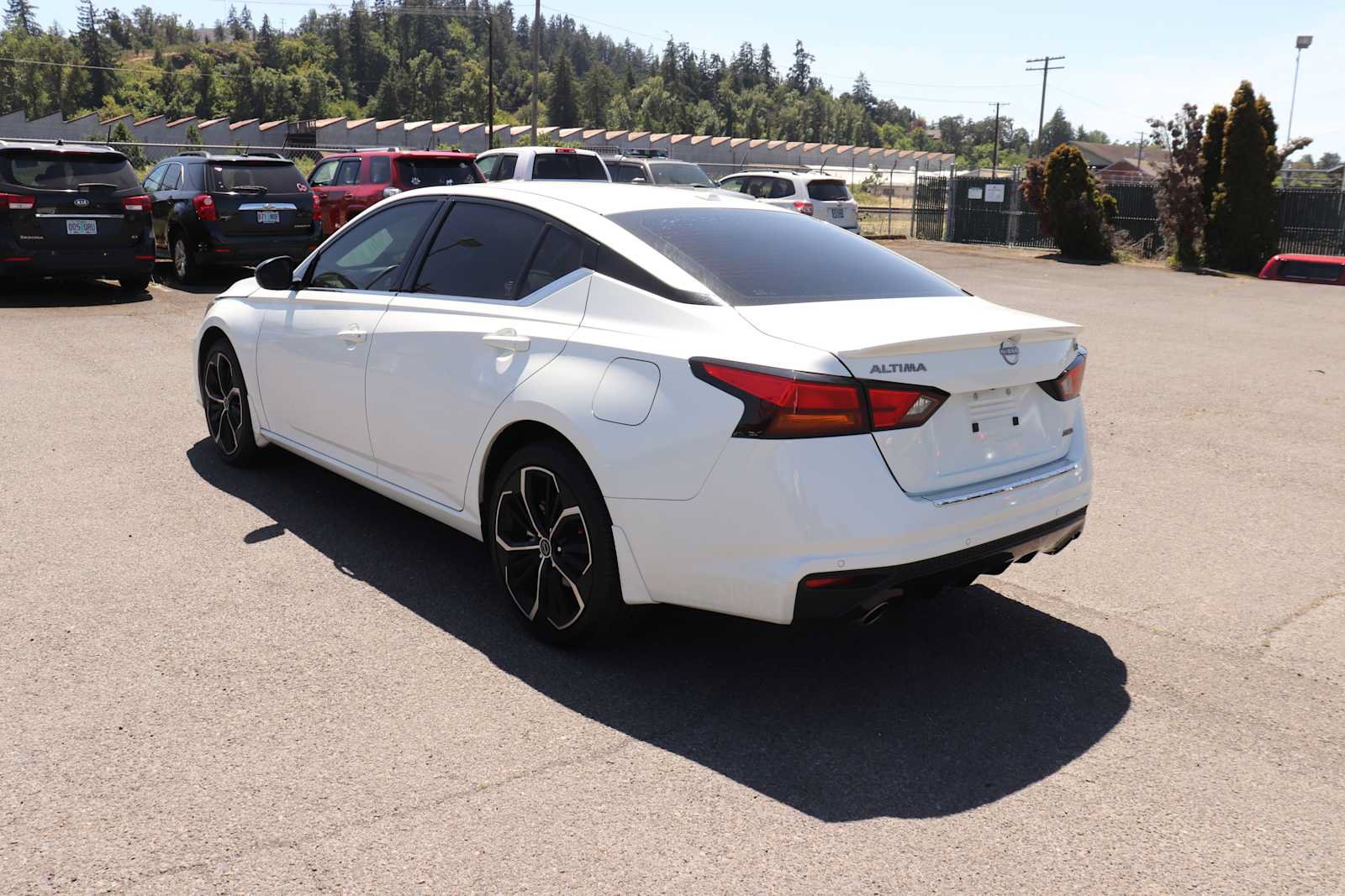 Used 2023 Nissan Altima 2.5 SR w/ SR Premium Package AWD/4WD image 7