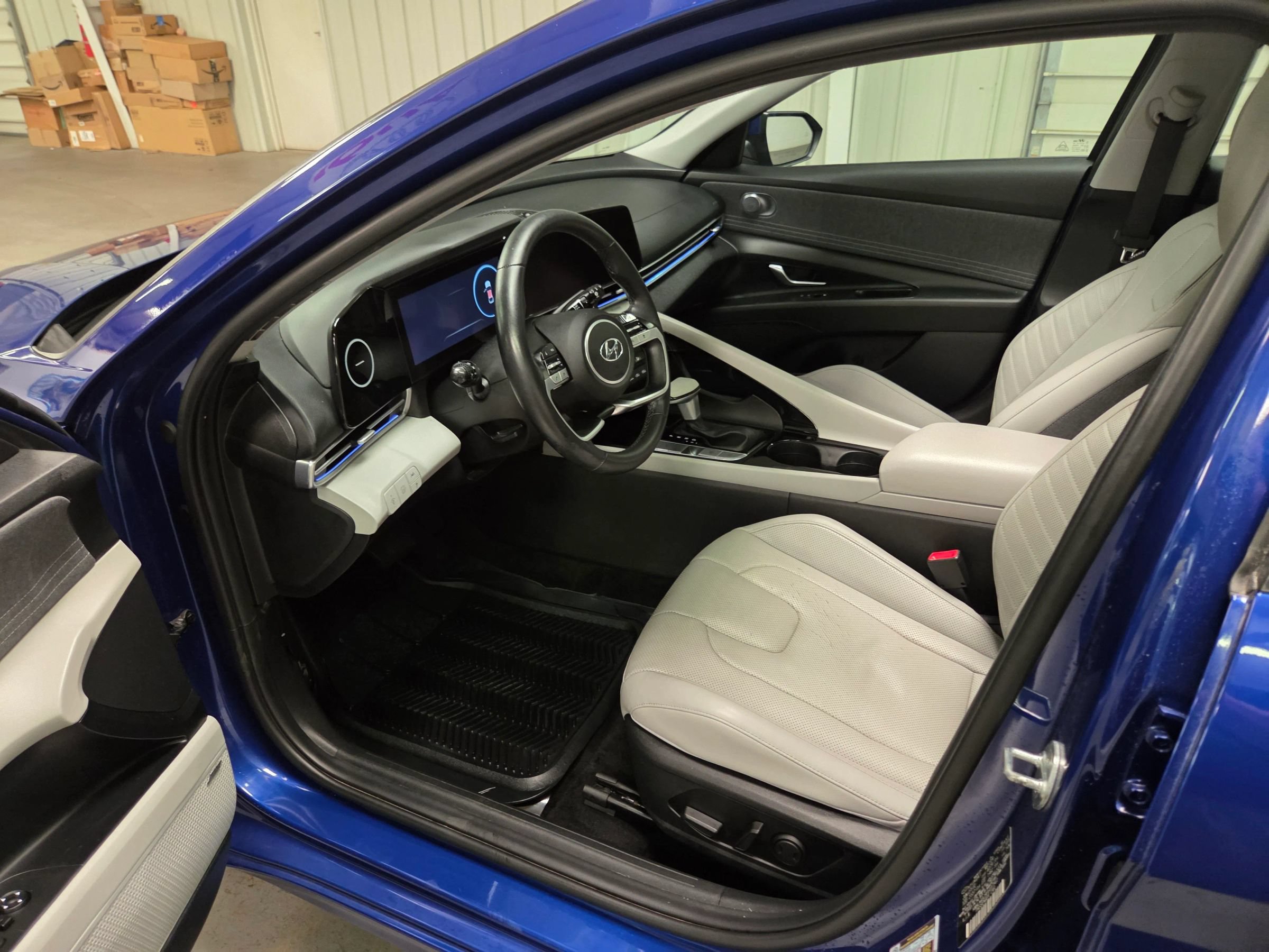 Used 2023 Hyundai Elantra Limited FWD image 14