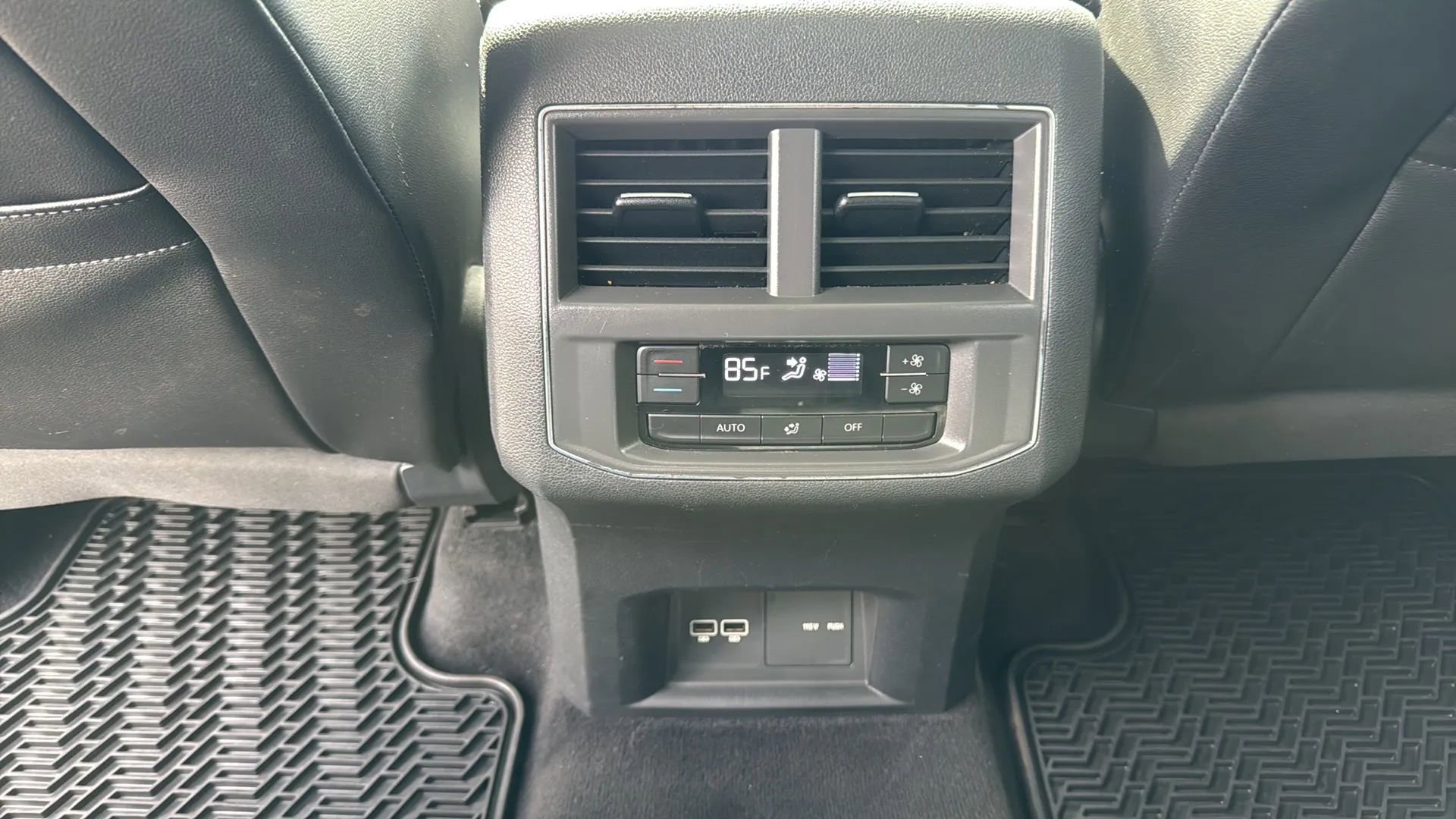 Used 2018 Volkswagen Atlas SEL image 30