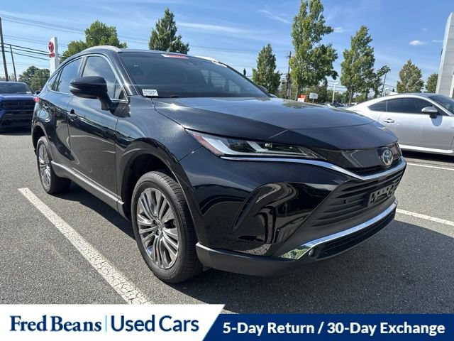 Used 2024 Toyota Venza XLE AWD/4WD image 1