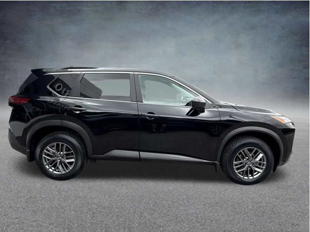 Used 2023 Nissan Rogue S AWD/4WD image 6
