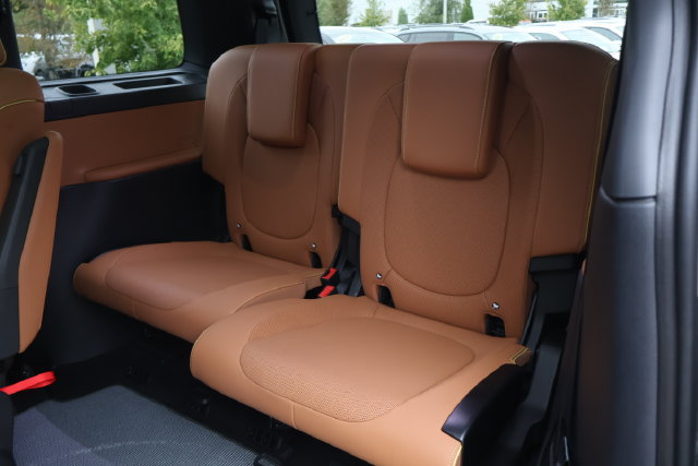 Certified 2025 Volkswagen ID. Buzz Pro S Plus AWD/4WD image 16