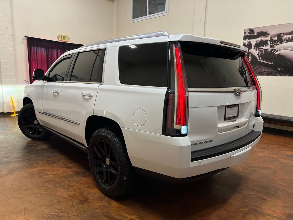 Used 2016 Cadillac Escalade Premium AWD/4WD image 2