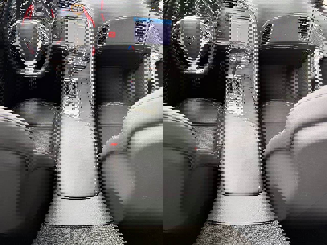 Used 2015 Chevrolet Corvette Z06 w/ 3LZ Preferred Equipment Group image 27