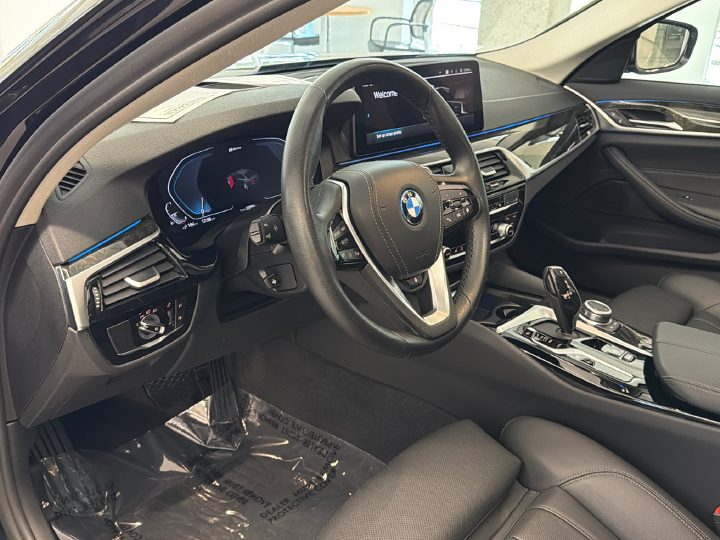 Used 2022 BMW 530e xDrive w/ Convenience Package AWD/4WD image 19
