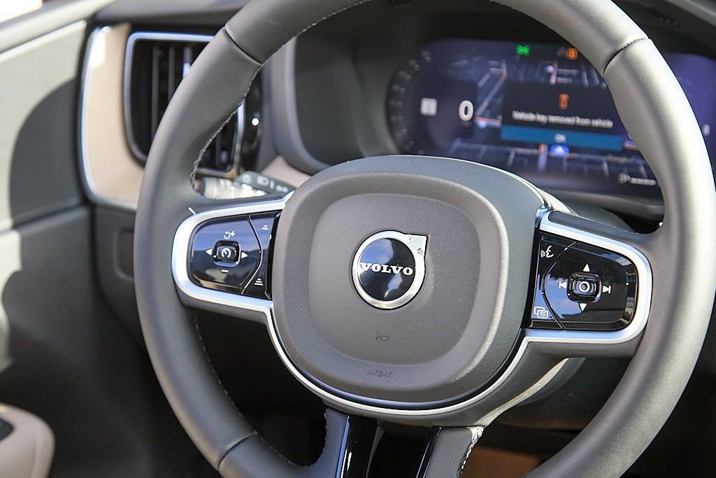New 2026 Volvo XC60 B5 Core image 25