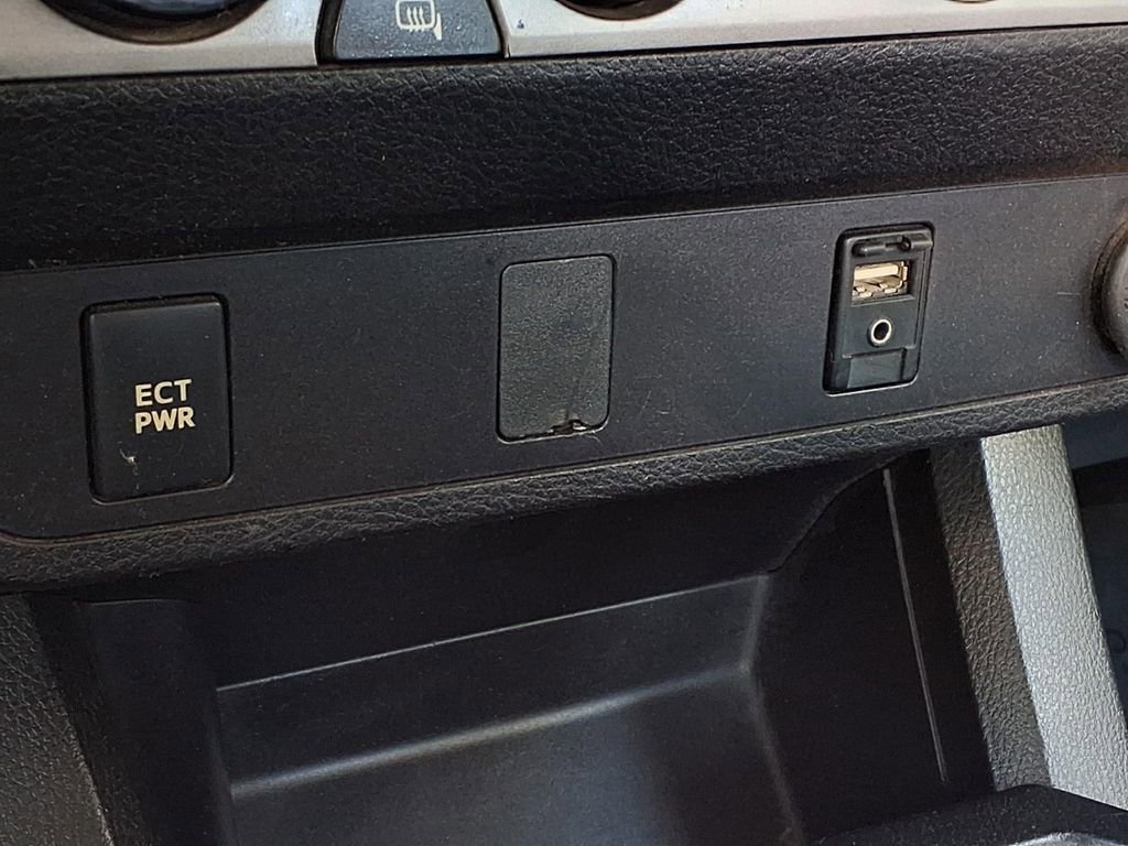 Used 2018 Toyota Tacoma SR image 9