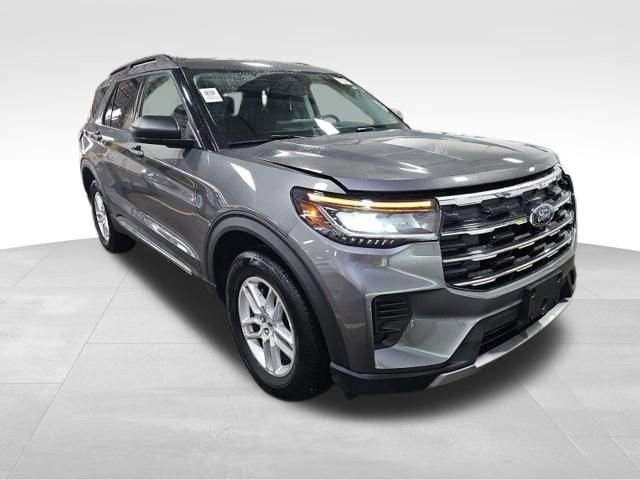 Used 2025 Ford Explorer Active AWD/4WD image 4