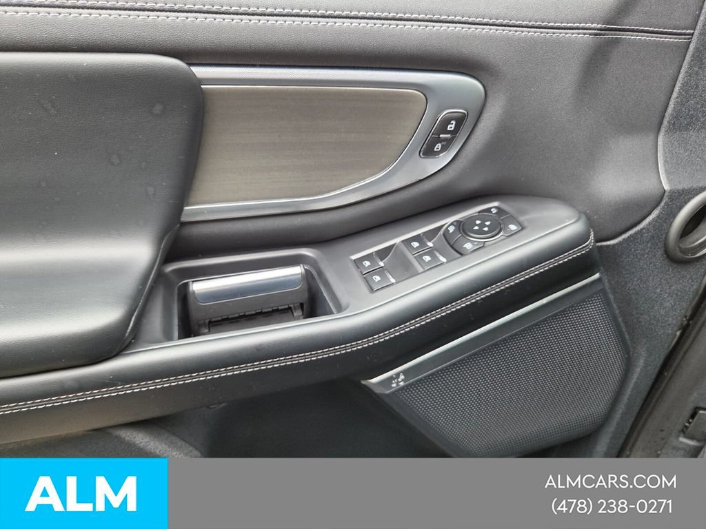 Used 2025 Ford Expedition Platinum AWD/4WD image 28