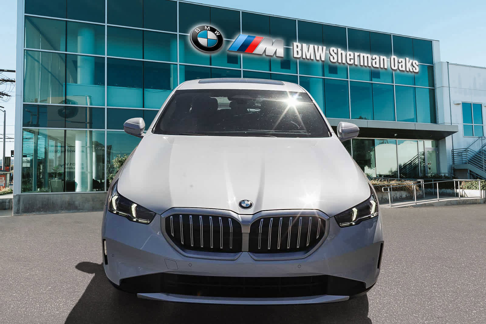 Used 2026 BMW 540i xDrive image 2