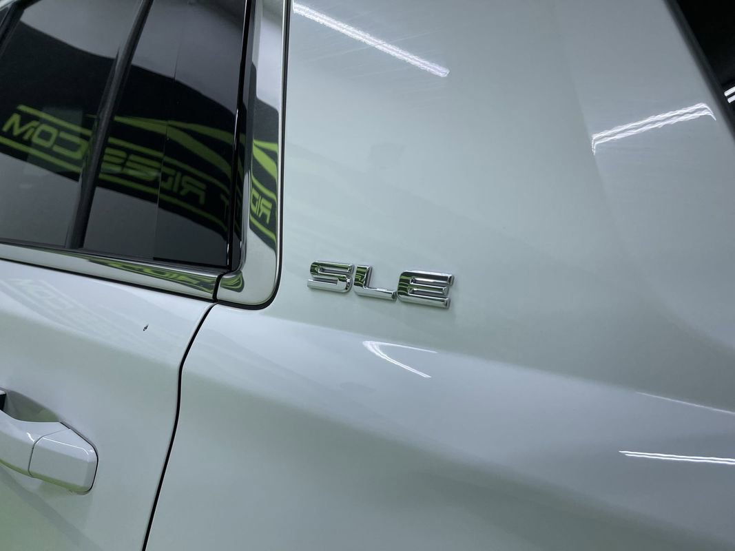 Used 2017 GMC Yukon SLE w/ SLE Value Package image 13