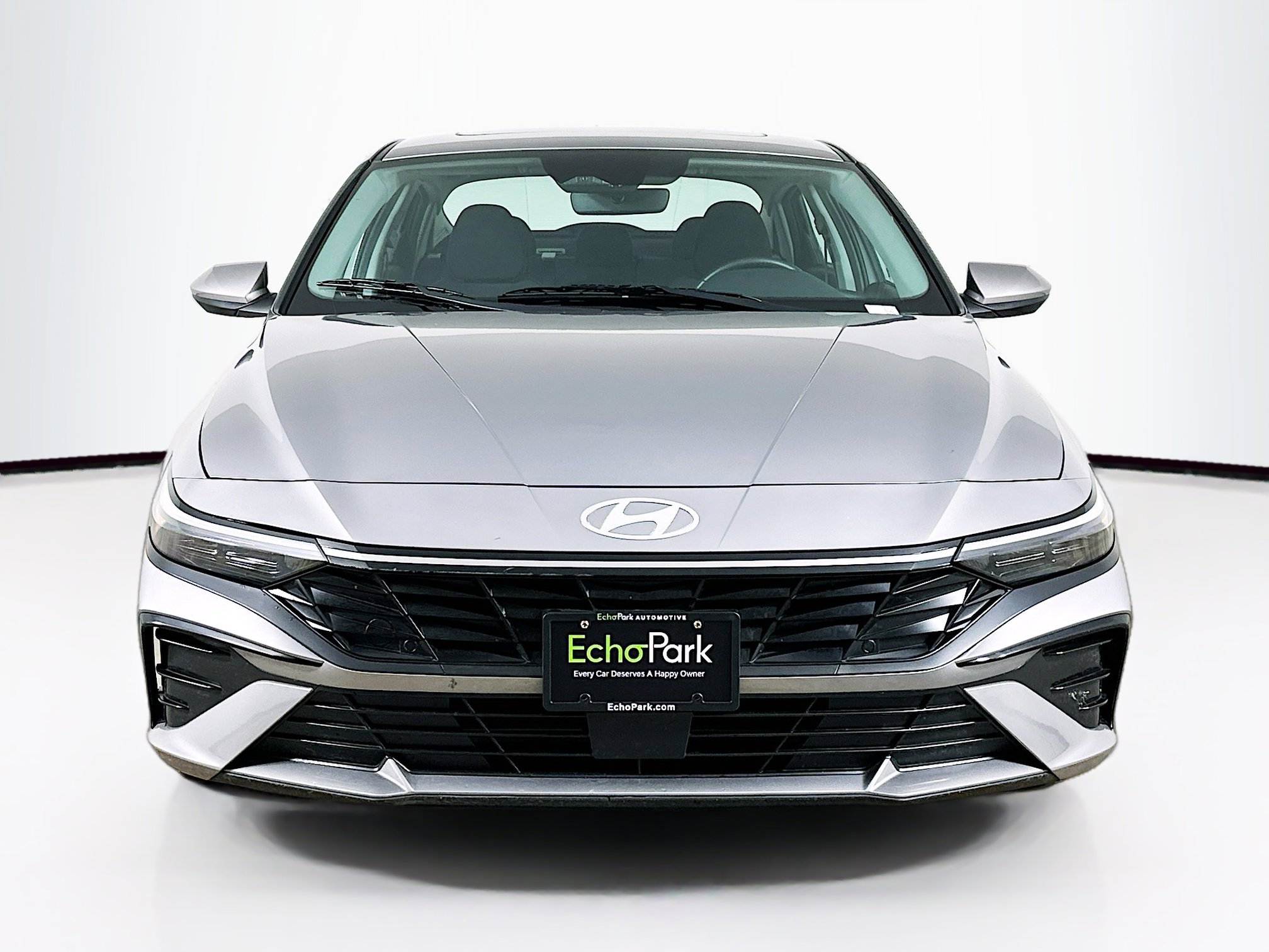 Used 2025 Hyundai Elantra SEL image 2