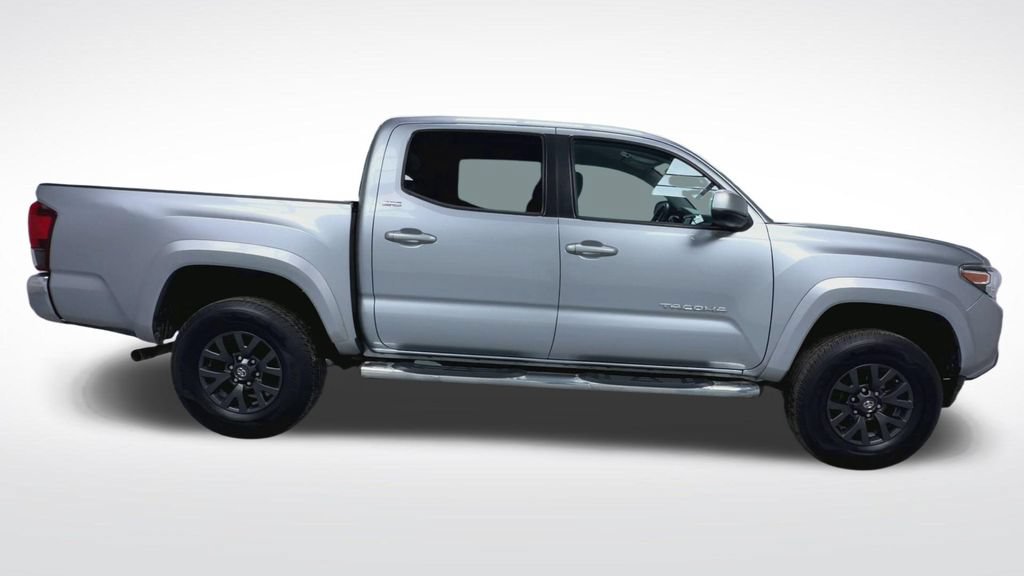 Used 2022 Toyota Tacoma SR5 AWD/4WD image 11