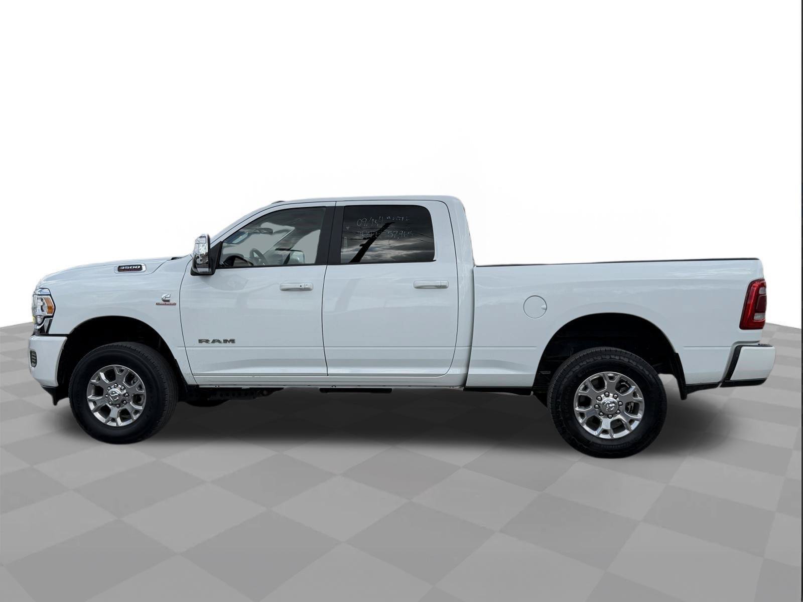 Used 2023 RAM 3500 Laramie AWD/4WD image 2